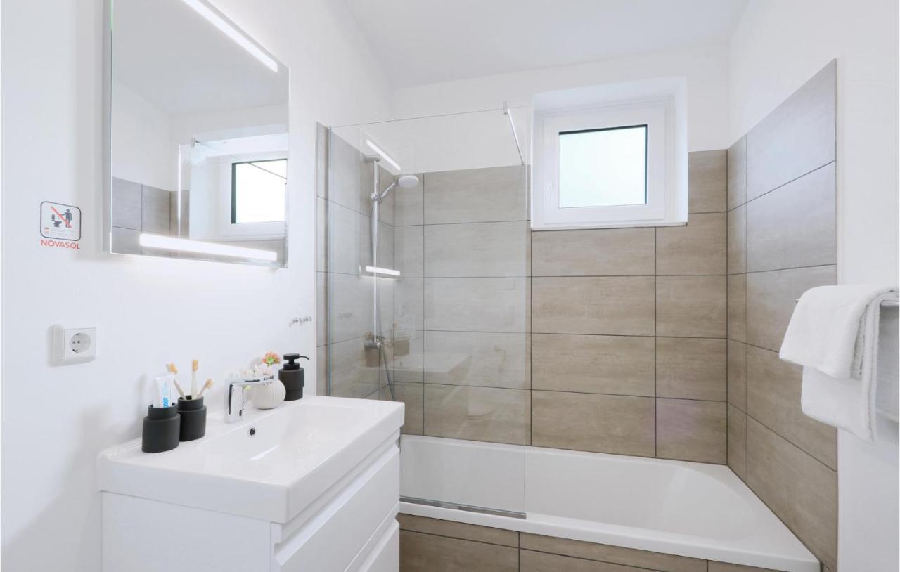 Cozy Home In Lembruch-Duemmer See With Wifi 외부 사진